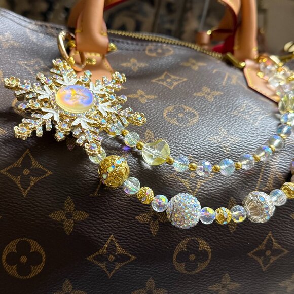 STUNNING Fashion Satchel w/dual straps, wallet & bag charms w/LV Box & Bag! - Picture 3 of 9